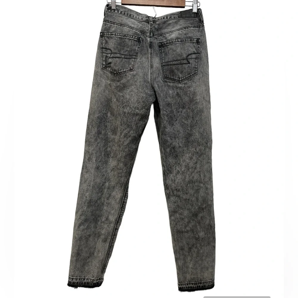 American Eagle Distressed Mom Jean Black Acid Wash Distressed Jeans Sz 4 X-Long